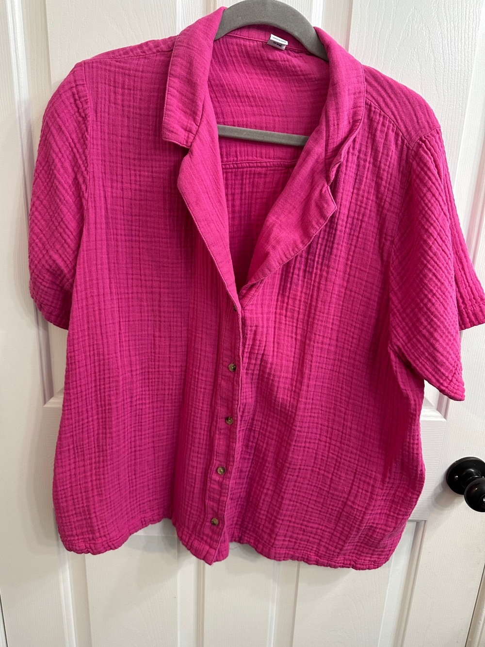 Old Navy Hot Pink Short-Sleeve Button-Down Shirt